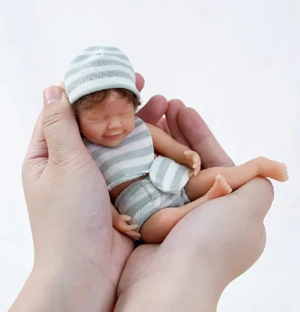 SmilendeRealistiskMiniRebornDukkemedSilikon3DHudtone